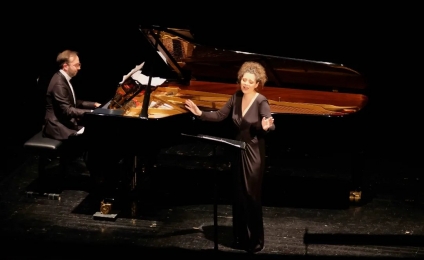 Debussy e Satie a Trieste: Elegante concerto del duo Federica Vinci-Luca Delle Donne,  al Teatro Miela